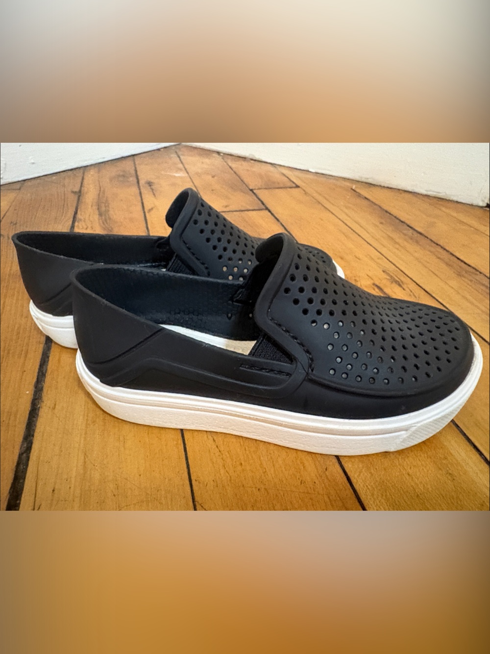 CROCS Kids Iconic Comfort Slip-On Shoes, Size C9